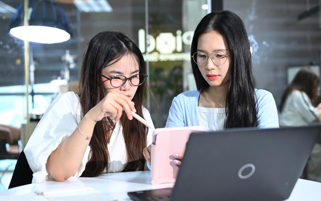 LEASING, PROPERTY MANAGEMENT & DESIGN SERVICES